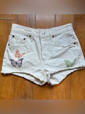 Levi's 501 W27 White Daisy Duke Style Denim Shorts with Butterfly Prints